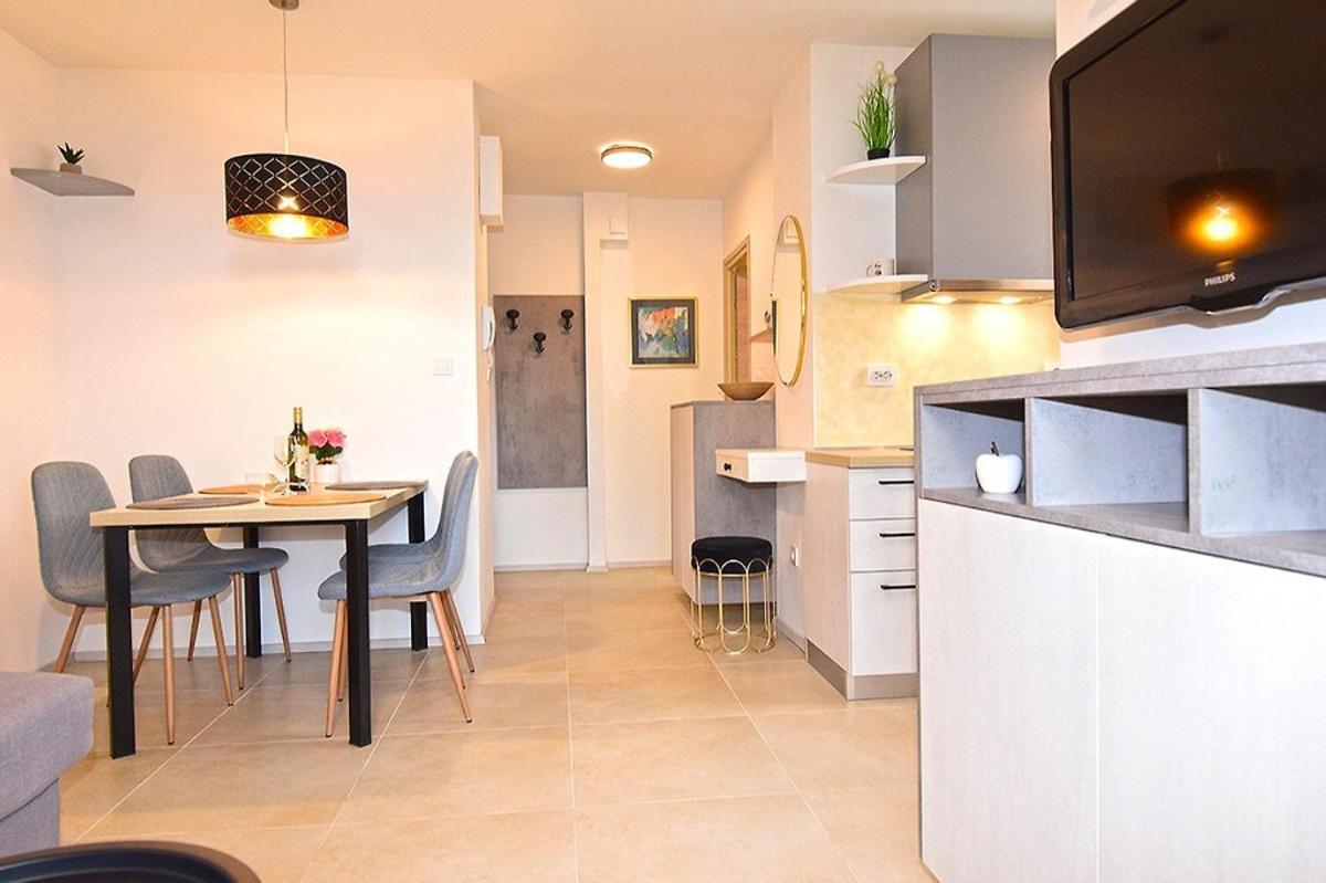 Sole Pula Apartman-Near Beach Eksteriør bilde